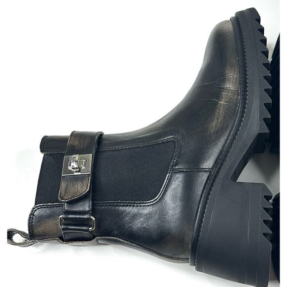 Steve Madden Gates Chelsea Boots Black Distressed Leather Women's 7M Buckle Lug - Picture 7 of 15
